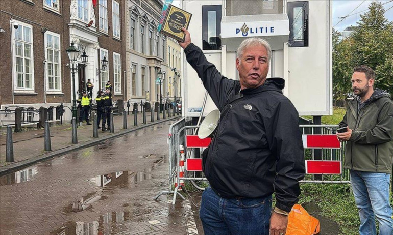 Hollanda'da Polis Korumasında Kur'an'a Bir Saldırı Daha