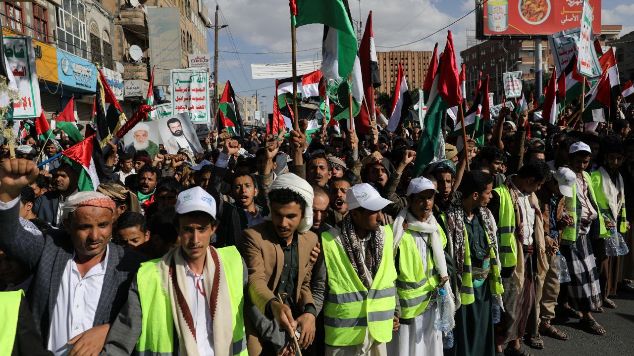 Yemen'de Binlerce Kişi Filistin için Sokaklarda Döküldü