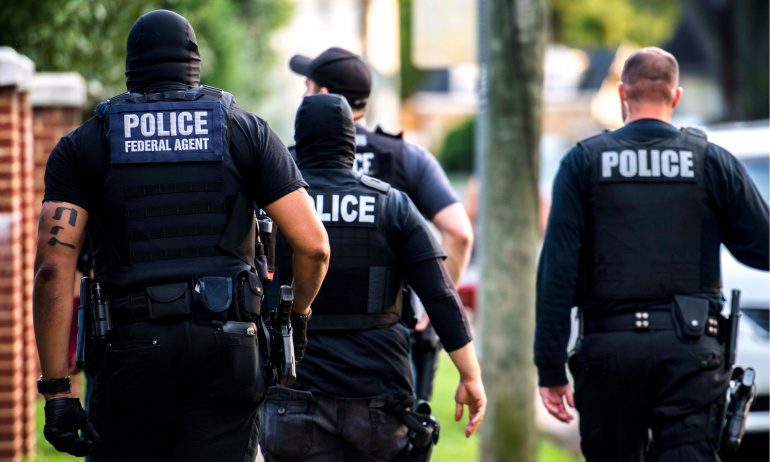 "Üniversite rektörleri bize holokostların nasıl gerçekleştiğini öğretiyor"