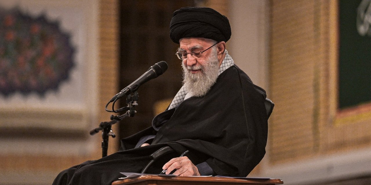 Hamanei Aşura merasimine katıldı