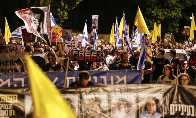 Tel Aviv karıştı: Protestocular sokaklara indi!