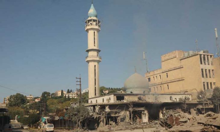 İsrail İşgal Ordusu Lübnan'da Camileri  Hedef Aldı  (FOTO)