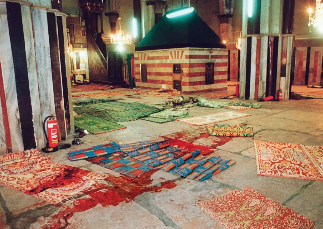 İsrail işgal güçleri El Halil'deki İbrahim Camii'ni Kapattı!