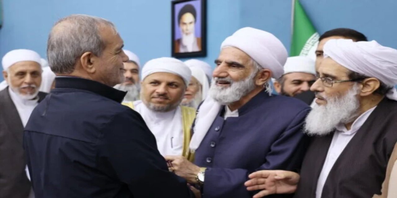 İran'daki Sünniler: Sayın Hamaney'e yönelik herhangi bir saldırı girişimi güçlü ve yıkıcı bir yanıtla karşılaşacaktır.