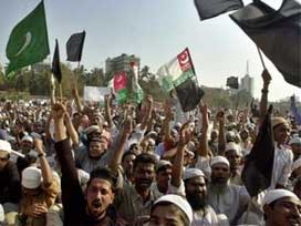 Pakistanlı Şii ve Sünniler tek yürek oldu