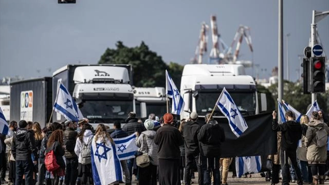 İşgalci İsrail'de Sivil Yoktur!