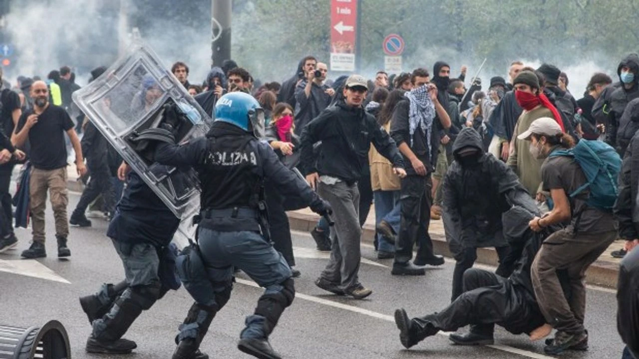 İtalya polisi Gazze destekçilerine saldırdı!