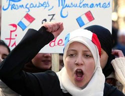 Güdümlü İslam Konseyi’nden haddini aşan bildiri