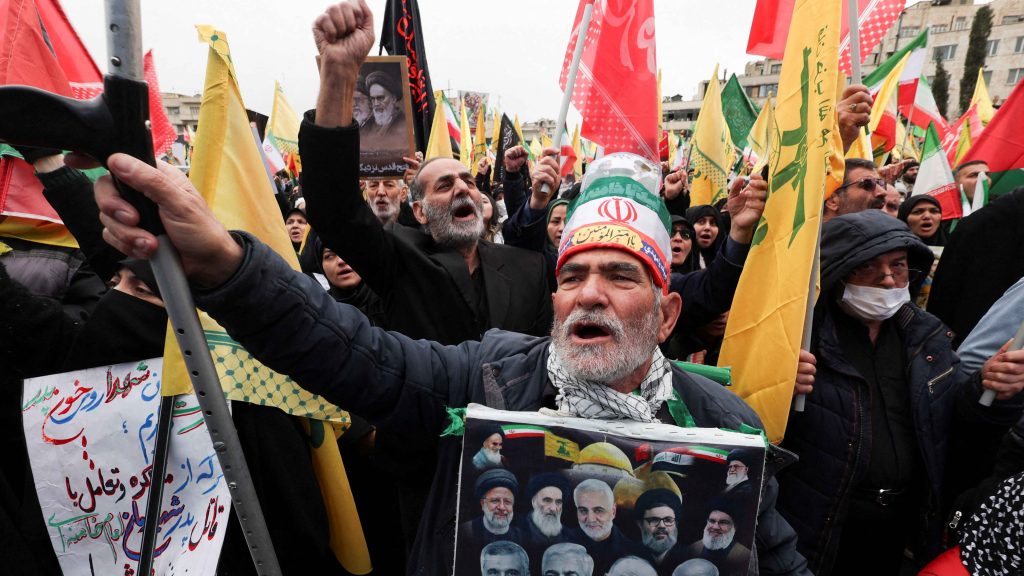 “İşgalci İsrail Ve ABD'nin  saldırılarına rağmen İran’da halk Dünya Kudüs Günü için meydanlara akın etti.”