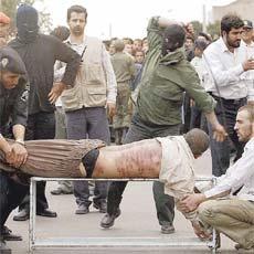 Sapıklara Meydanda Kırbaç Cezası