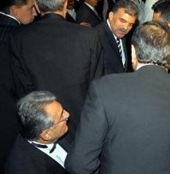 Gül Baykal'ı Görünce Ne Yaptı