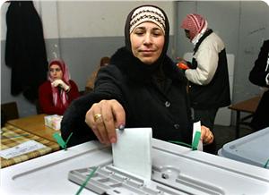 Pakistan'da ara seçimler başladı