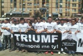 Kosovalılar Cinayetleri Protesto Etti