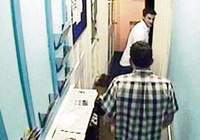 Camideki Ayakkabılara İşediler