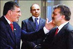 Koral,Gül'ün Yanağını Neden Okşadı