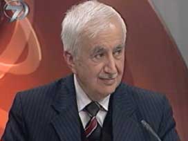 "Türkiye'ye laik demek için deli olmak lazım"