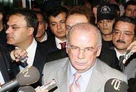 Münibüs Mühimmat Deposu Çıktı