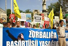 "Zorbalığa Son, Başörtüsüne Özgürlük!"