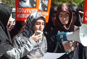 Konya'da Başörtüsü Platformu Kayalıparkta