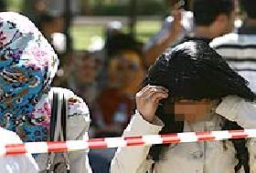 Başörtüsü Zulmü Peruk Dramasına Döndü