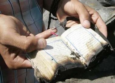 İşgalciler Kur"an-ı Kerim yaktılar