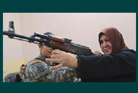 ABD'den Iraklı Kadınlara Silah Eğitimi
