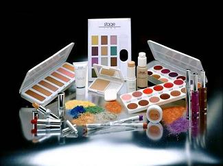 'Başörtülüler Ağır Makyaj Yapıyor'