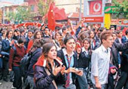Öğrenci Provokasyonları Başladı