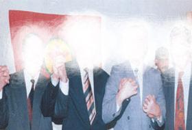 Öcalan Kimlerle El Ele? (FOTO)