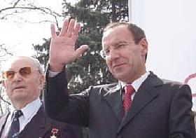 Karaçaylılar, Batdıyev'i İstenmeyen Adam İlan Etti