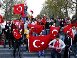 Türkler Ve Kürtler Birbirine Girdi