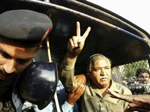 24 Saatte 600 Gözaltı