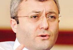 Tuncay Özkan'a Dayak Atan Kişi?