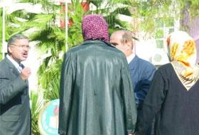 Çelenk Koymaya Başörtüsü Engeli