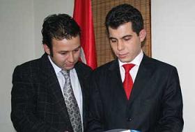 Gül ve Erdoğan'a Yasağı Bitirin Çağrısı