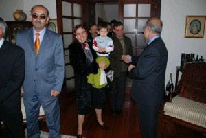 Flash! Sezer'in Evine Başörtülü Girdi(!)