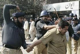 Protestocu Avukatlara Polis Müdahalesi