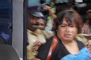 Dişi Rüşdü Teslime Zorda!