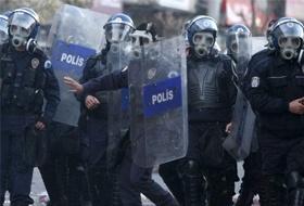 Polis, "Ölçülü Güç" Kullandı(!) (VİDEO)