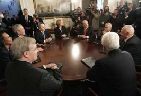 Ahemdinejat Annapolisciler'e Ateş Püskürdü