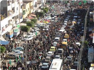 Gazze’de Yüz Binler Protesto İçin Sokaklarda