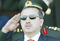 "Asker Derki: Türban Çağdışıdır"