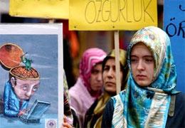 "Siz Soyunmayanlara Düşmansınız"