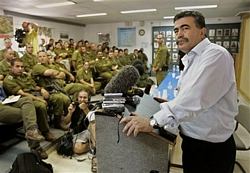 Lübnan'a keşif uçuşları sürecek