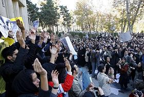 Tahran'da Hükümet Protesto Edildi