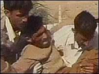 Pakistan'da Şiddet Olayları Başladı