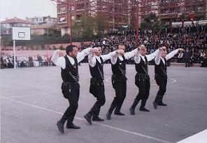 Karadeniz Uşaklarına Samba Öğretiliyor