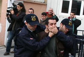 "Bomba Profesörü" Adliyede