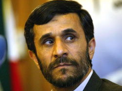 Ahmedinejad'dan Gül'e İran daveti
