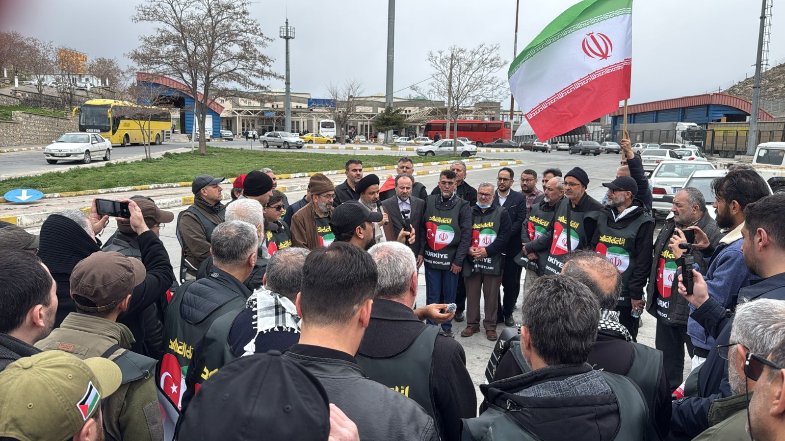 Gürbulak Sınır Kapısı'nda İran’a destek ziyareti